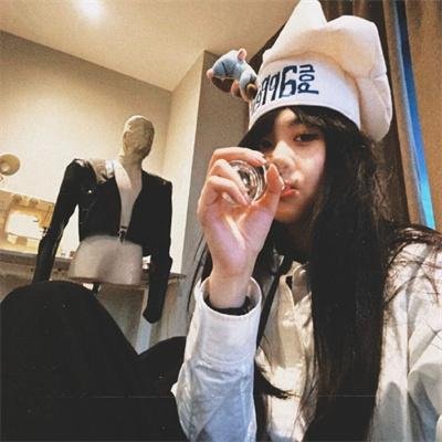遇刺为生的女人